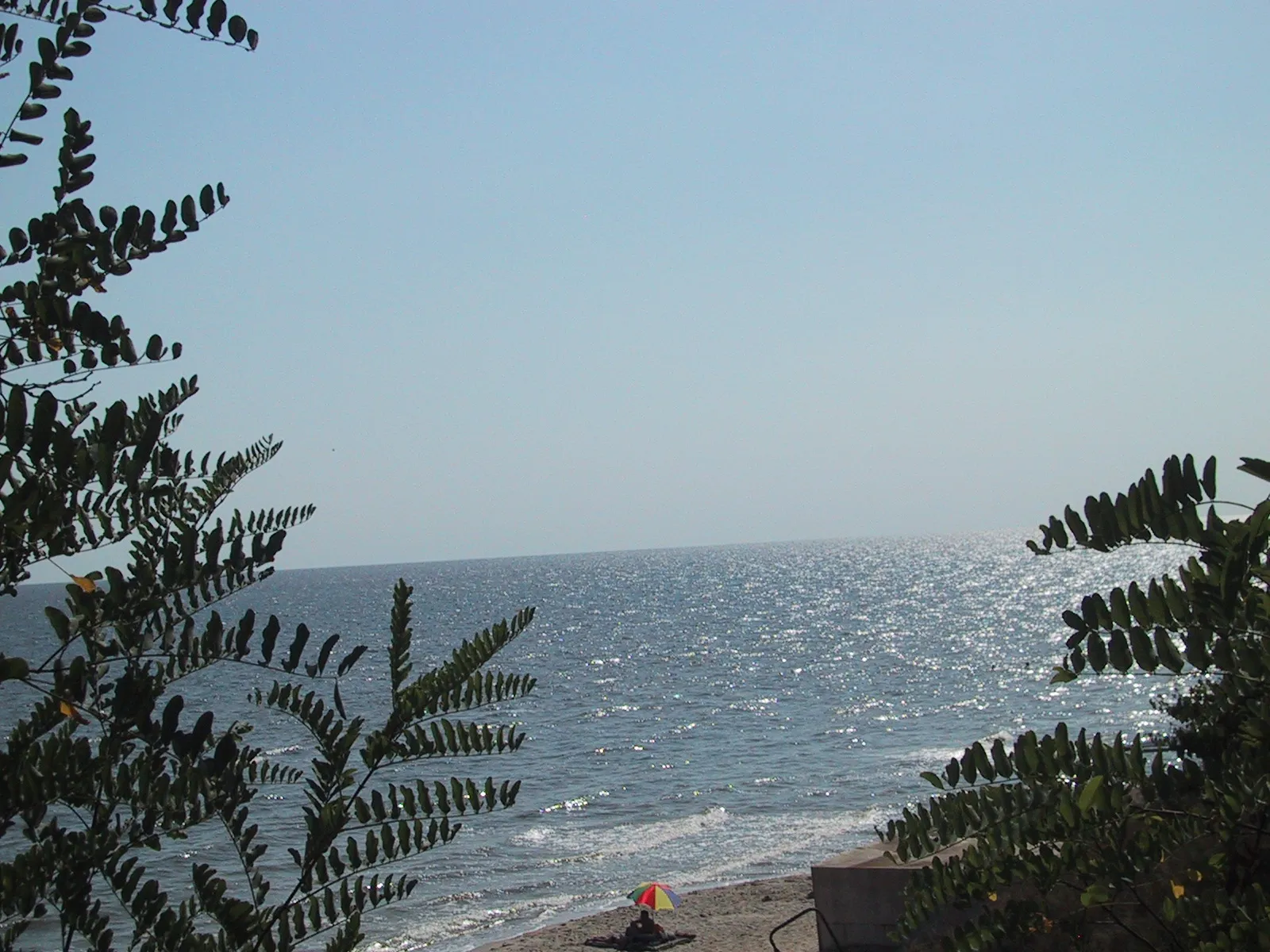 View over the the beach and over the Black Sea in Mariupol, 📸 photographed in August 2001.